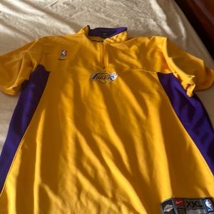 Lakers XXL warm up short sleeve pullover